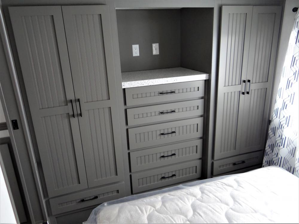 Wardrobe with Chest of Drawers (standard)