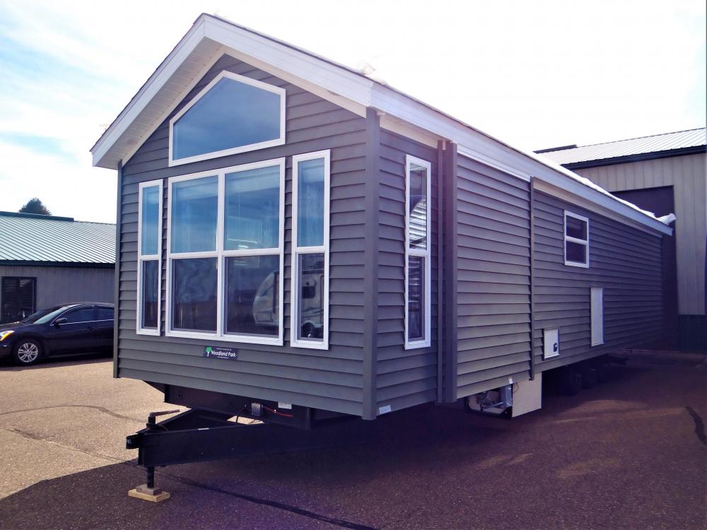 Kennedy with Recessed Entertainment, Pentagon Front Window