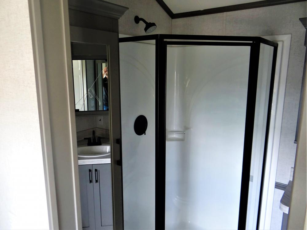 Shower with Fixed Head