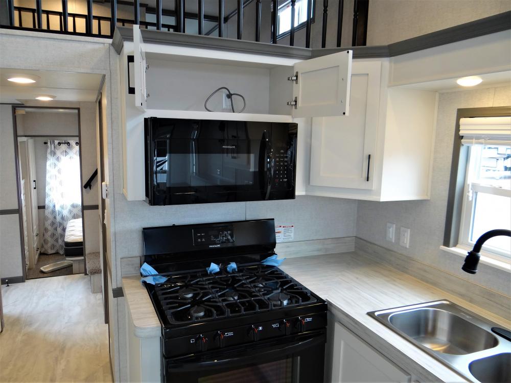 Full Depth Cabinets with Adjustable Shelves (standard)