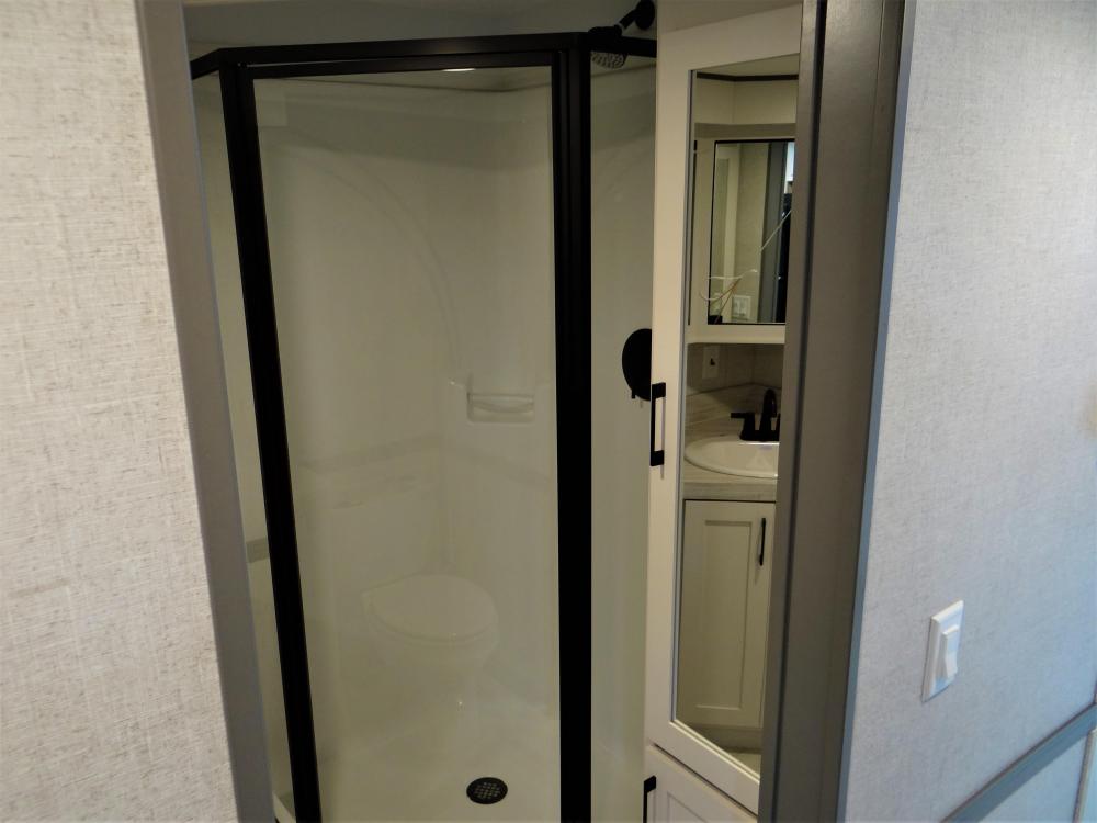 39" Neo Angle Shower with Glass Door (standard)