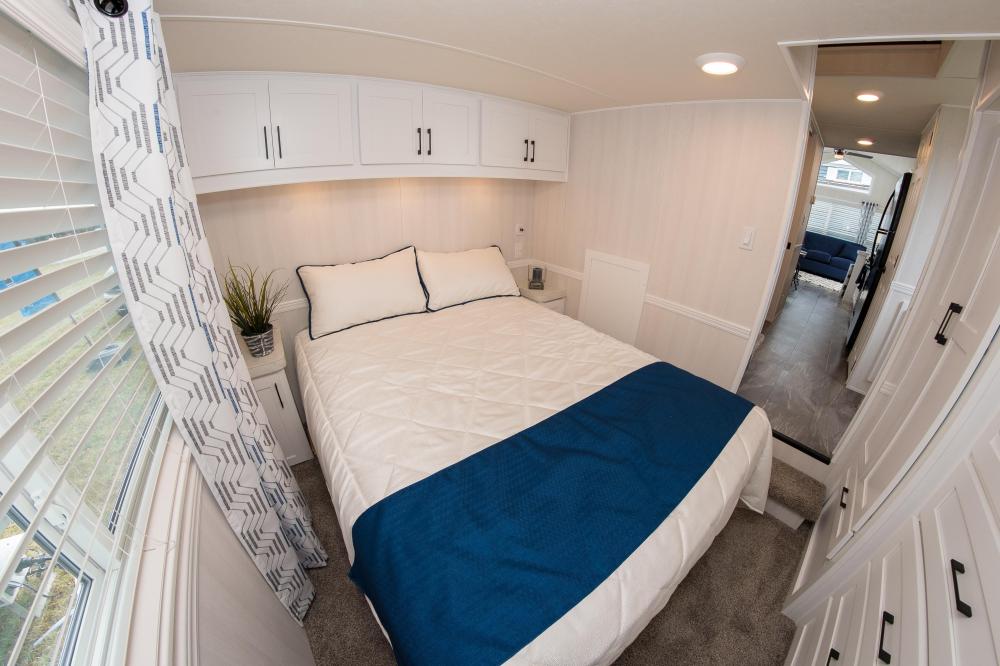 STANDARD - DROP LOFT - Step in Master Bedroom (step shown)