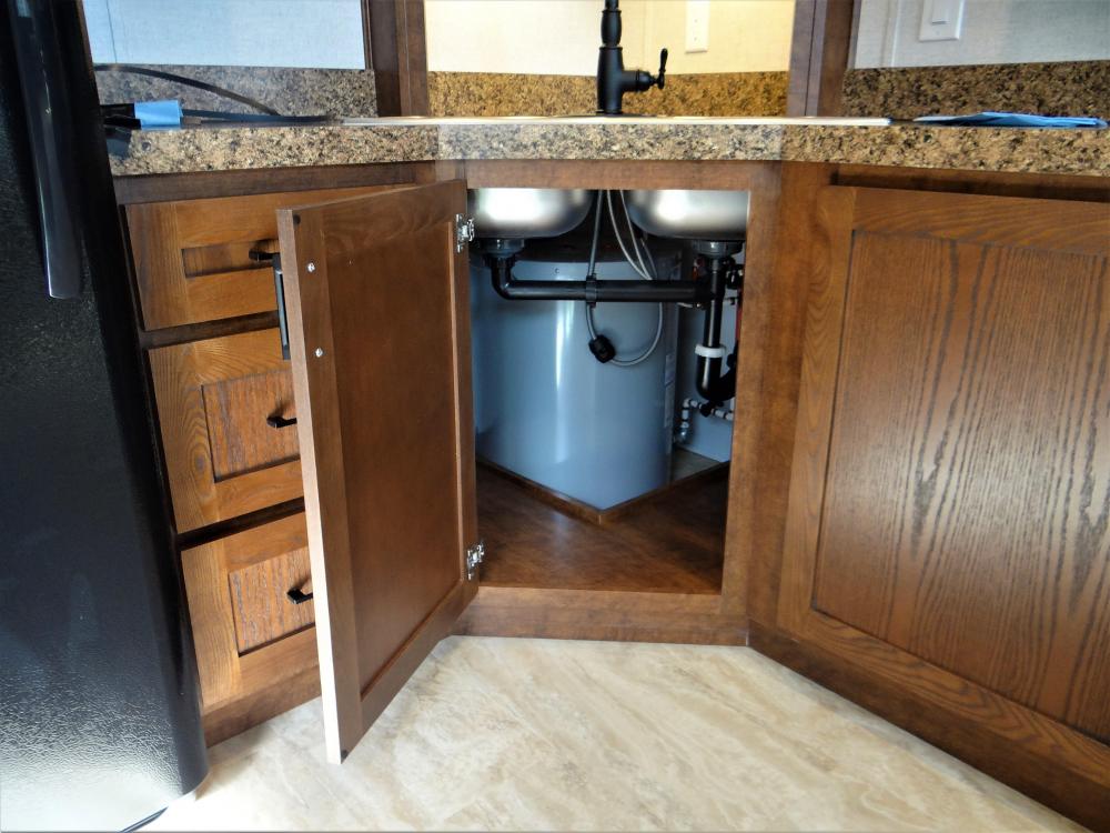 20 Gallon Water Heater (Standard) with Lighted Switch - note easy access