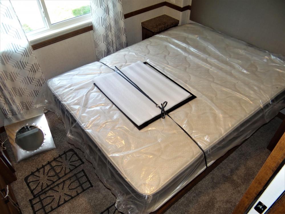 Full Size Queen Bed with Pillow Top Mattress
