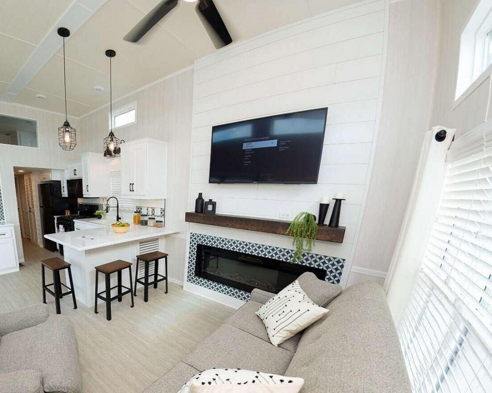 ACCENT WALL - White Ship Lap - Upgrade
MANTLE - Floating - Brown 