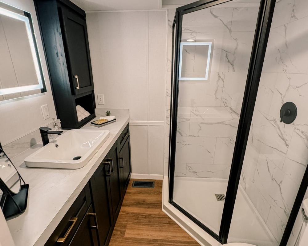 MAIN WALL - STANDARD OPTION - Bermuda Arctic