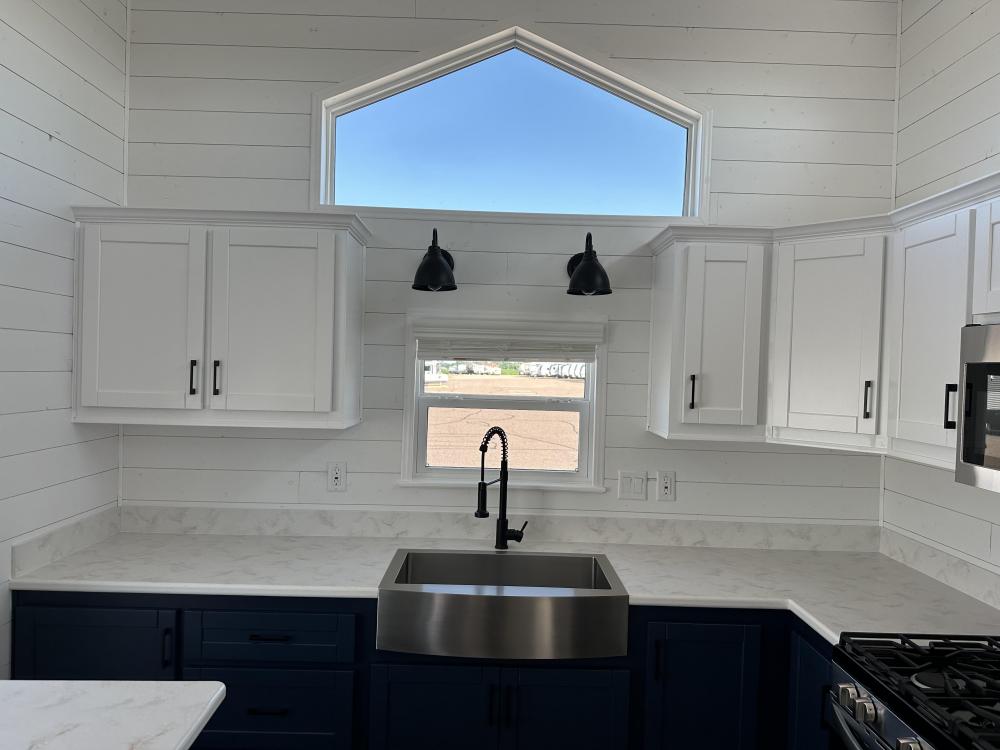 MAIN WALL - UPGRADE - Shiplap White (living room & kitchen) 