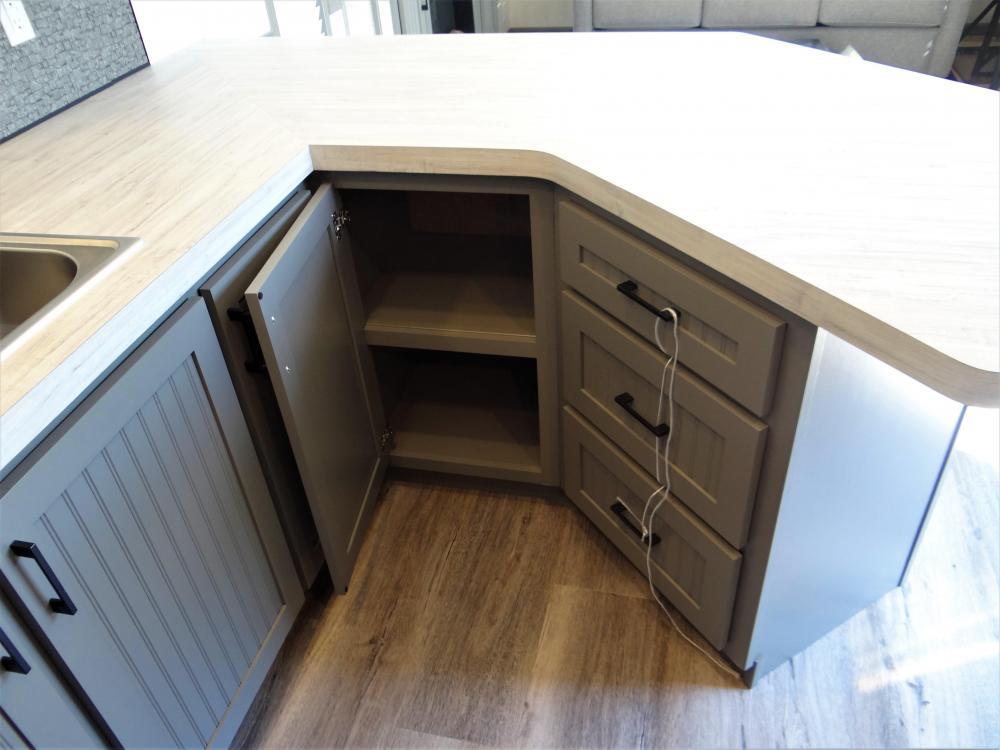 Shelves in Lower Cabinet (standard) 