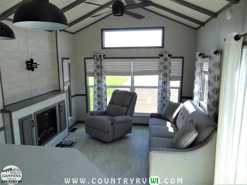 Beam Ceiling in Slate Gray, Main Walls in Cooper Cream