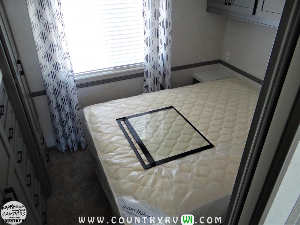 Hydro Lift Queen Bed with Pillowtop Mattress 