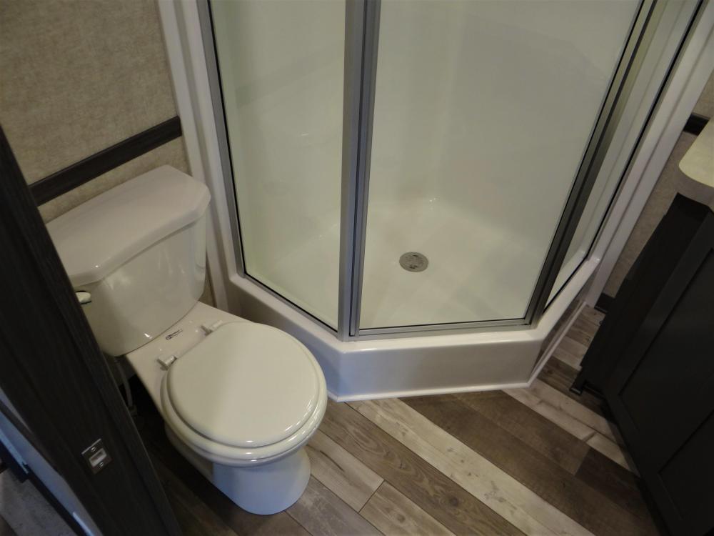 Corner Shower 39" with Glass Door (standard)