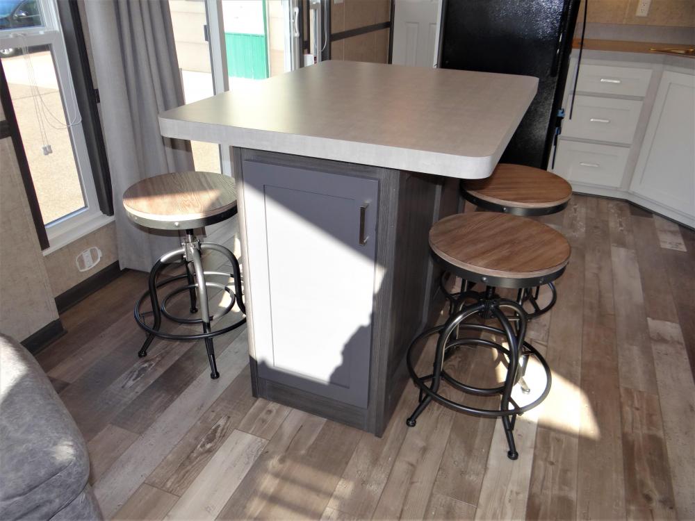 Moveable Island in Graystone Cabinet Color w/Stools