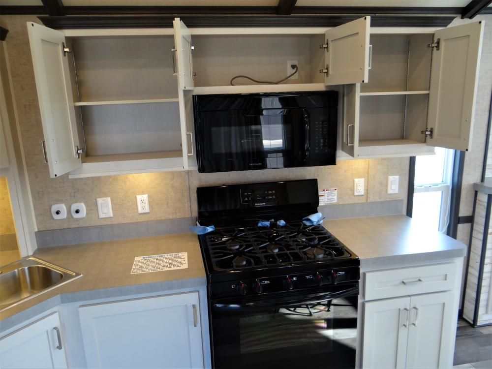 Adjustable Shelves (standard)