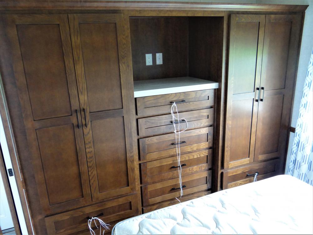 Wardrobe with Center Chest of Drawers & Valance