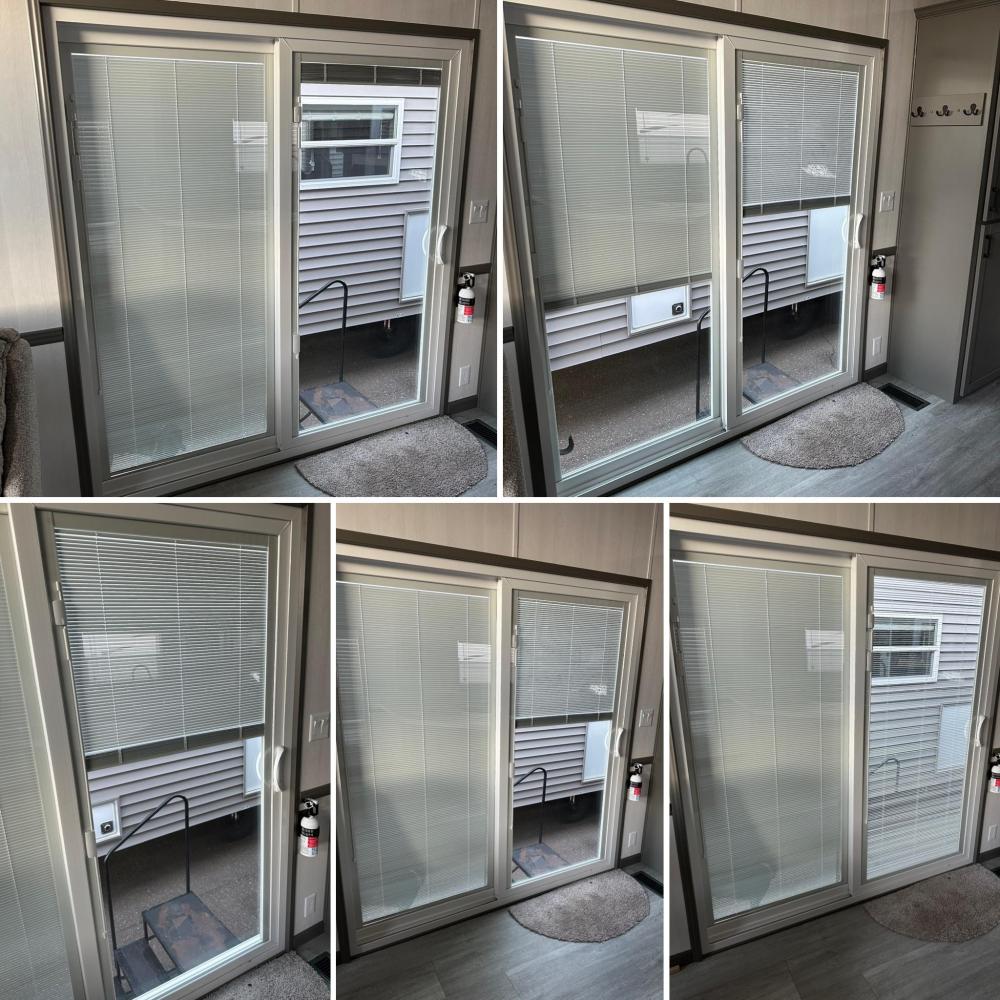 STANDARD - 6' Wide Patio Door with Internal Blinds