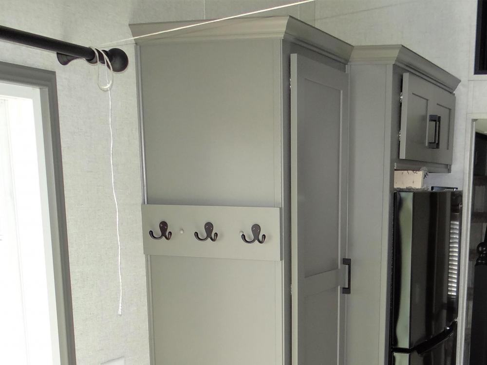 COAT/TOWEL HOOKS