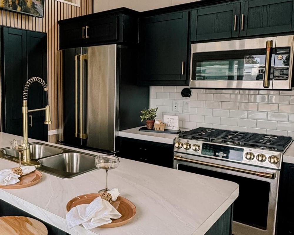 BACKSPLASH - SUBWAY TILE - WHITE